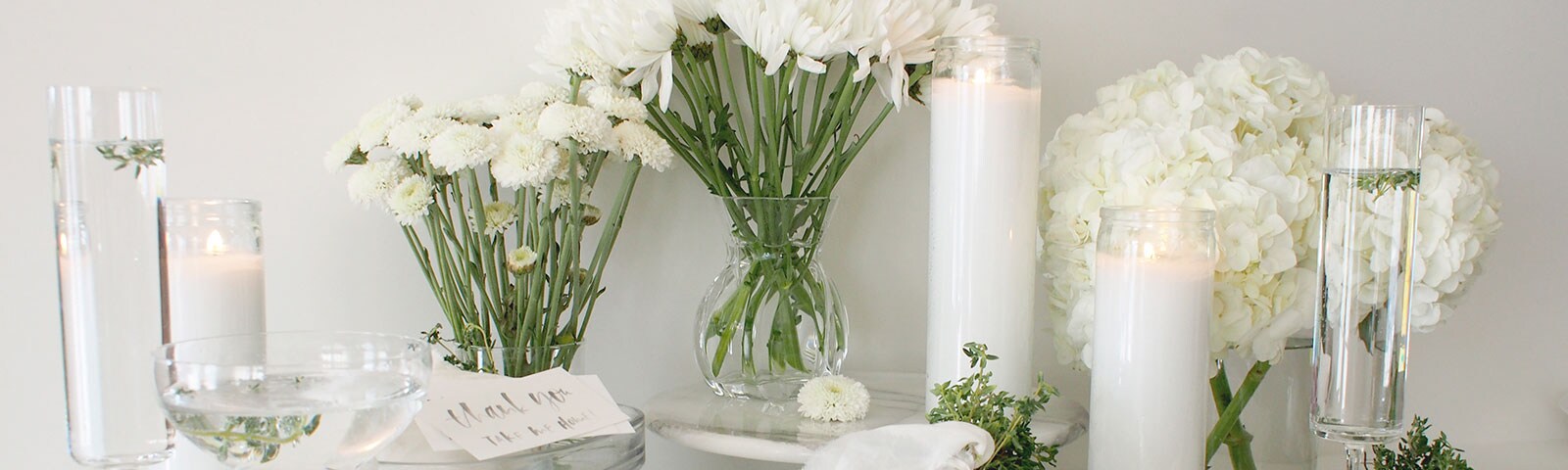 White flowers in a vase White flowers in a vase